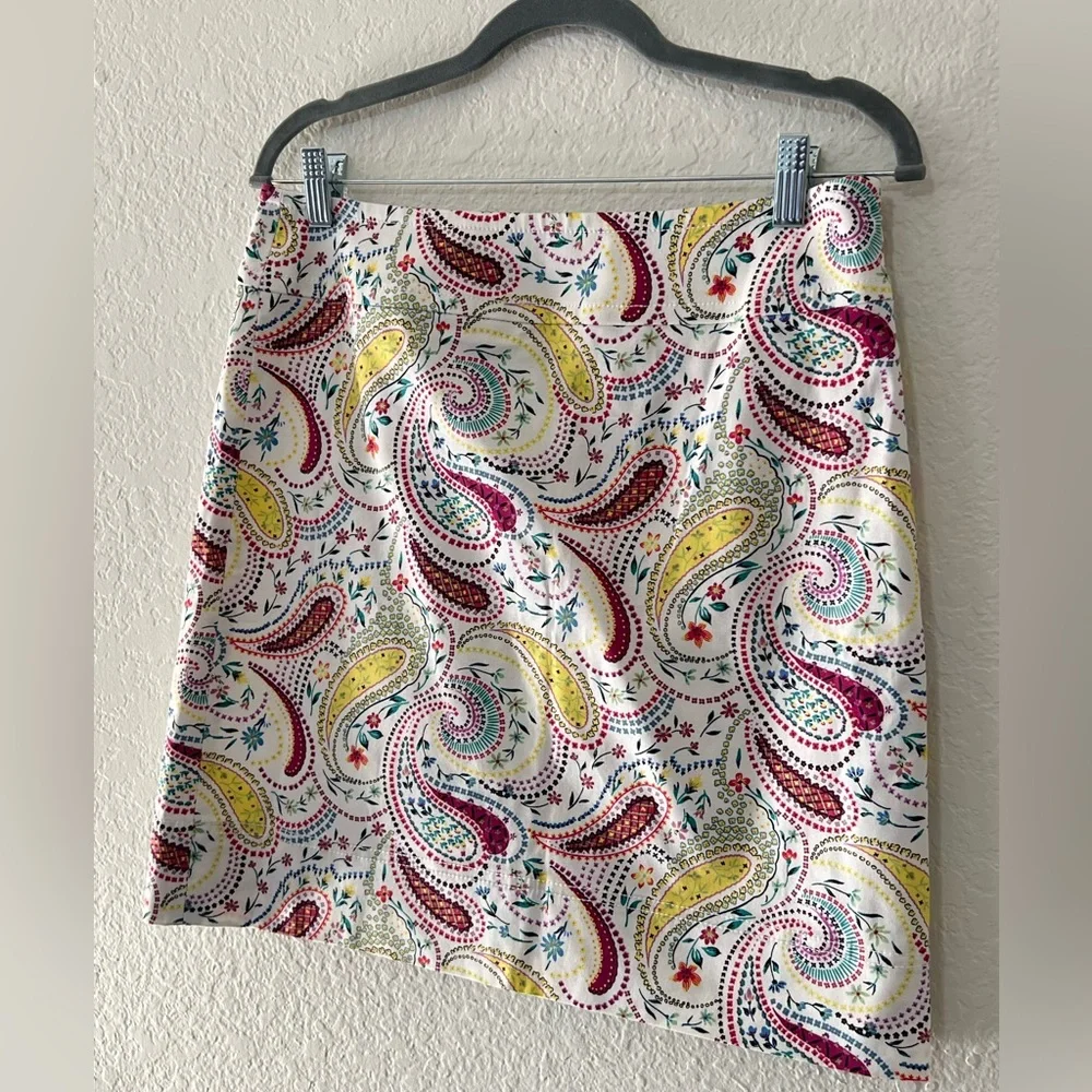 Talbots White Cotton Pencil Knee Length Skirt With Colorful Paisley Print Size 6